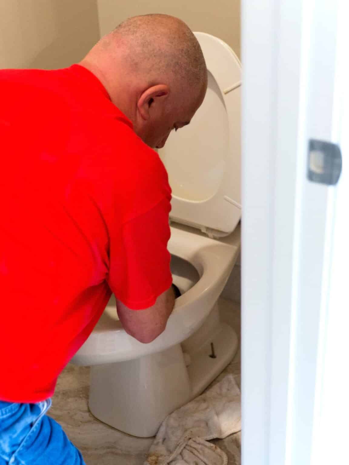 How To Tell When A Toilet Is Leaking Underneath [Must Read!] Home